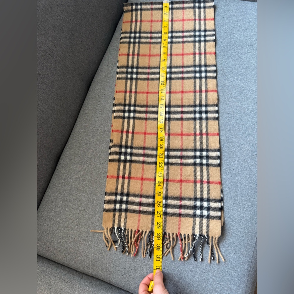 Vintage Burberry's Classic Long Beige Nova Check Cashmere Wool Neck Scarf - Picture 8 of 9